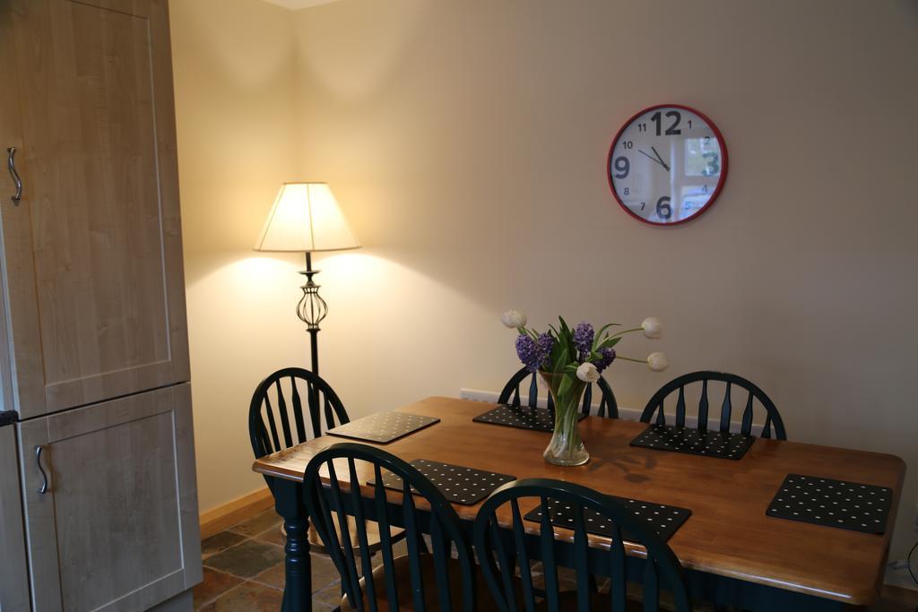 Villa Sunny Seaside Getaway à Portstewart Extérieur photo