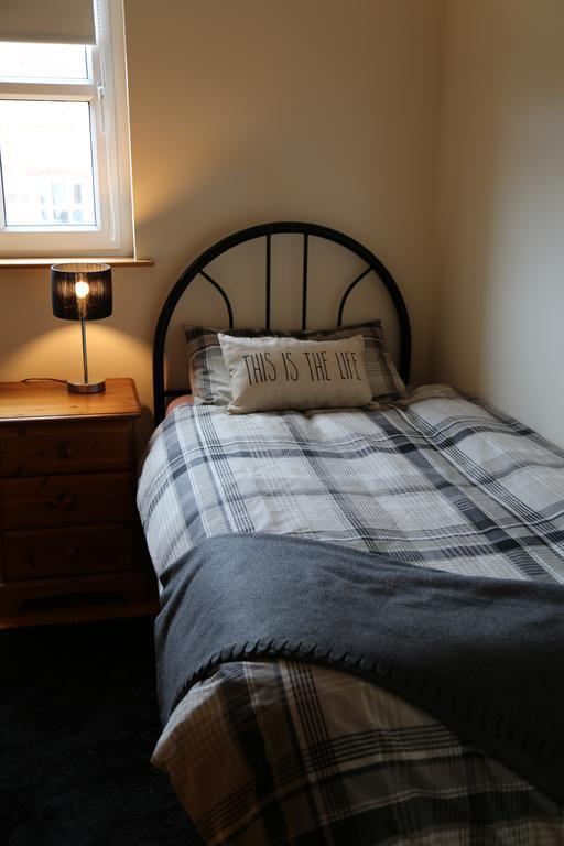 Villa Sunny Seaside Getaway à Portstewart Extérieur photo
