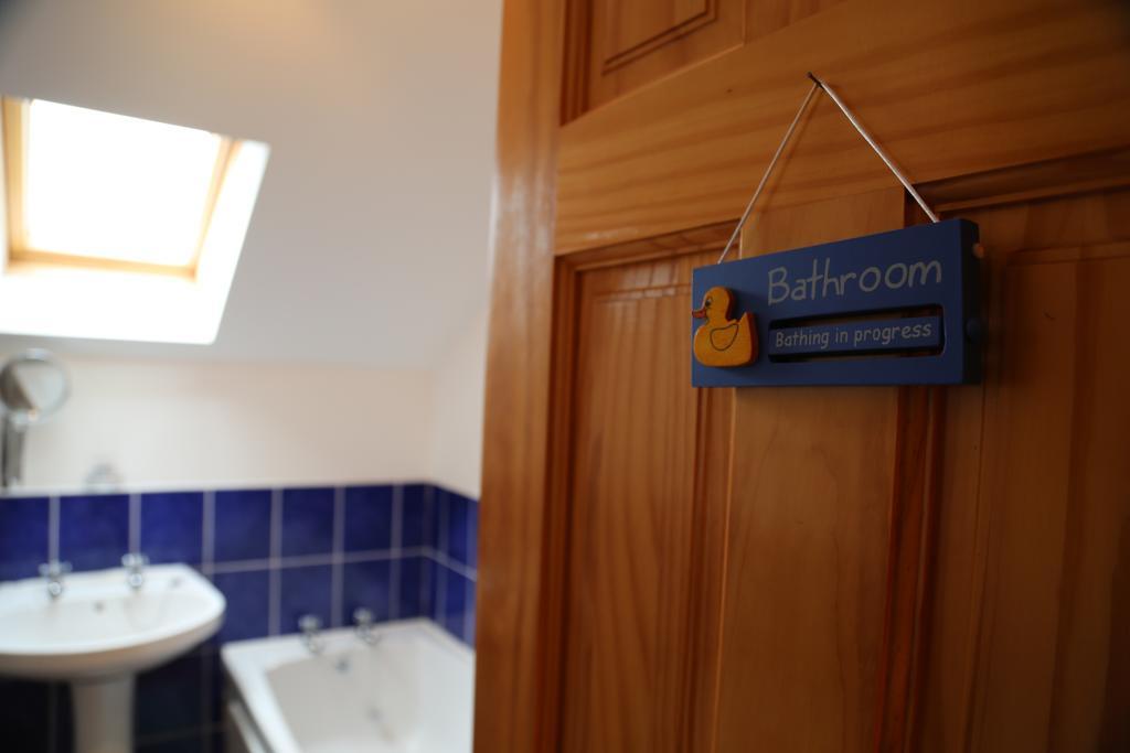 Villa Sunny Seaside Getaway à Portstewart Extérieur photo