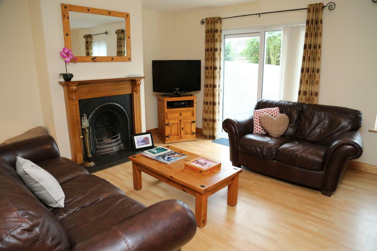 Villa Sunny Seaside Getaway à Portstewart Extérieur photo